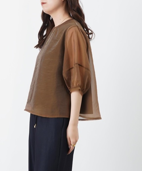 LUCA/LADY LUCK LUCA(ルカ/レディラックルカ)の「LC/LLL 【新色追加】シアー重ねランタンスリーブプルオーバー(Tシャツ/カットソー・レディース・ブラック/オフホワイト/ブラウン/グレー・FREE)」の8枚目の写真