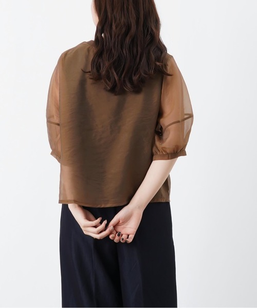 LUCA/LADY LUCK LUCA(ルカ/レディラックルカ)の「LC/LLL 【新色追加】シアー重ねランタンスリーブプルオーバー(Tシャツ/カットソー・レディース・ブラック/オフホワイト/ブラウン/グレー・FREE)」の9枚目の写真