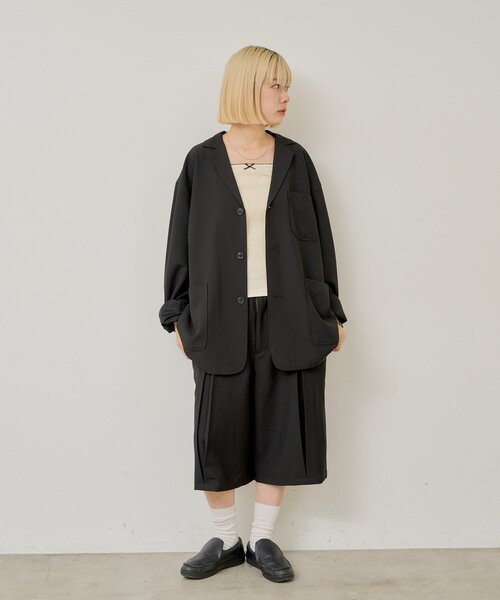 Kastane(カスタネ)の「【UNISEX/2サイズ展開】ボックスプリーツショートパンツ(その他パンツ・レディース・ブラック/グレー・1/2)」の8枚目の写真