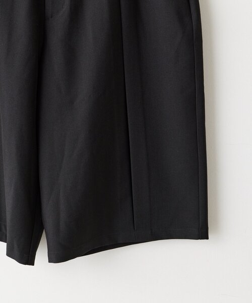 Kastane(カスタネ)の「【UNISEX/2サイズ展開】ボックスプリーツショートパンツ(その他パンツ・レディース・ブラック/グレー・1/2)」の20枚目の写真