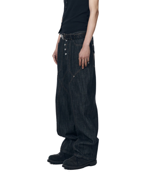 AAKAM（アーカム）の「Oblique Incision Denim Pants (Black)（デニムパンツ・レディース・その他・1/2）」の15枚目の写真