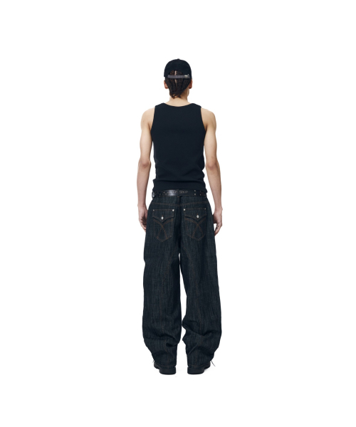 AAKAM（アーカム）の「Oblique Incision Denim Pants (Black)（デニムパンツ・レディース・その他・1/2）」の3枚目の写真