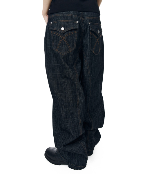 AAKAM（アーカム）の「Oblique Incision Denim Pants (Black)（デニムパンツ・レディース・その他・1/2）」の7枚目の写真