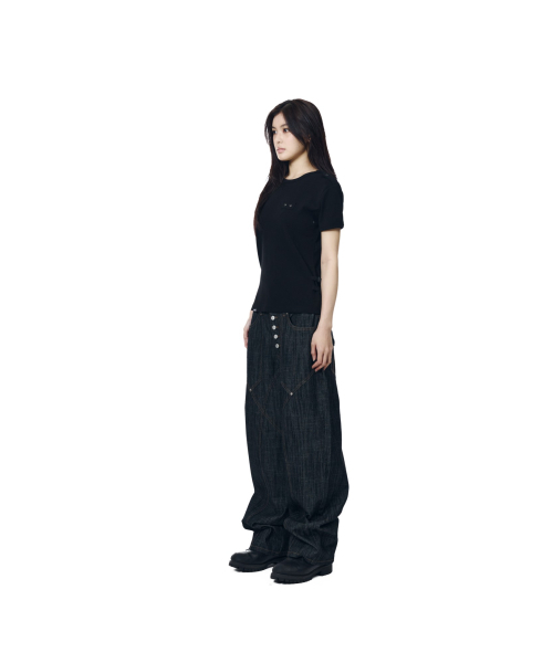 AAKAM（アーカム）の「Oblique Incision Denim Pants (Black)（デニムパンツ・レディース・その他・1/2）」の8枚目の写真