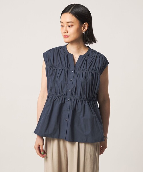A DAY IN THE LIFE UNITED ARROWS(アデイインザライフユナイテッドアローズ)の「コットンギャザー スキッパー ノースリーブブラウス<A DAY IN THE LIFE>(シャツ/ブラウス・レディース・オフホワイト/オリーブ/ネイビー・FREE)」の2枚目の写真