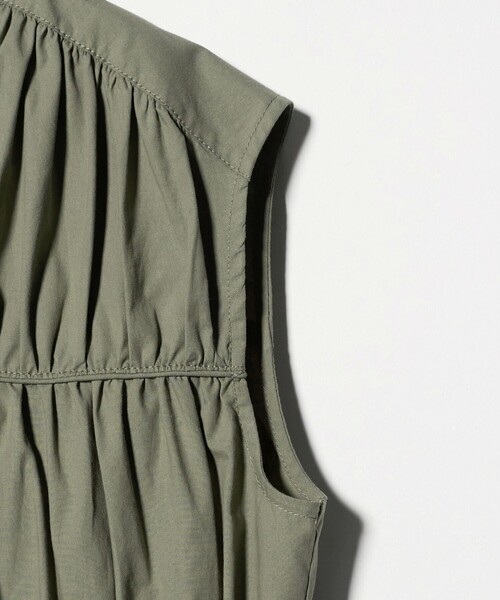 A DAY IN THE LIFE UNITED ARROWS(アデイインザライフユナイテッドアローズ)の「コットンギャザー スキッパー ノースリーブブラウス<A DAY IN THE LIFE>(シャツ/ブラウス・レディース・オフホワイト/オリーブ/ネイビー・FREE)」の11枚目の写真