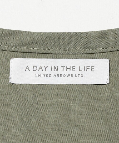 A DAY IN THE LIFE UNITED ARROWS(アデイインザライフユナイテッドアローズ)の「コットンギャザー スキッパー ノースリーブブラウス<A DAY IN THE LIFE>(シャツ/ブラウス・レディース・オフホワイト/オリーブ/ネイビー・FREE)」の19枚目の写真