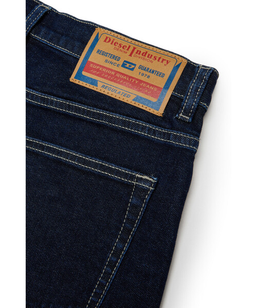 DIESEL(ディーゼル)の「キッズ デニムパンツ D-MILTY-J(デニムパンツ・キッズ・ダークインディゴブルー・10Y/12Y/14Y/6Y/8Y)」の4枚目の写真
