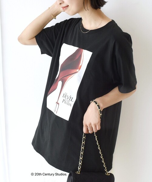 SHIPS(シップス)の「【SHIPS別注】GOOD ROCK SPEED: The devil wears PRADA(Tシャツ/カットソー・レディース・ホワイト/ホワイト系その他/ダークグレー/ブラック・ONE SIZE)」の3枚目の写真