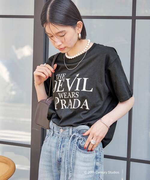 SHIPS(シップス)の「【SHIPS別注】GOOD ROCK SPEED: The devil wears PRADA(Tシャツ/カットソー・レディース・ホワイト/ホワイト系その他/ダークグレー/ブラック・ONE SIZE)」の18枚目の写真