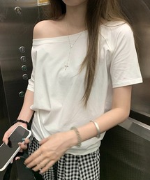 シンプルオフショルダーTシャツ