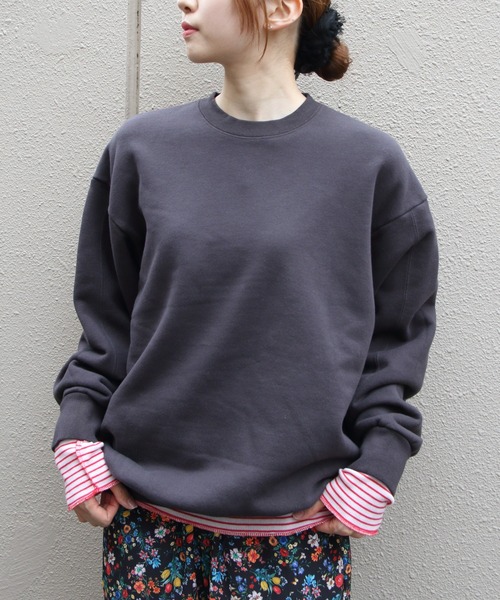 MEYAME(メヤメ)の「MEYAME/メヤメ スイッチングパターンスウェット SWITCHING PATTERN SWEAT(BRUSHED LINING) MEY-2505(スウェット・レディース・レッド/チャコールグレー・FREE)」の2枚目の写真