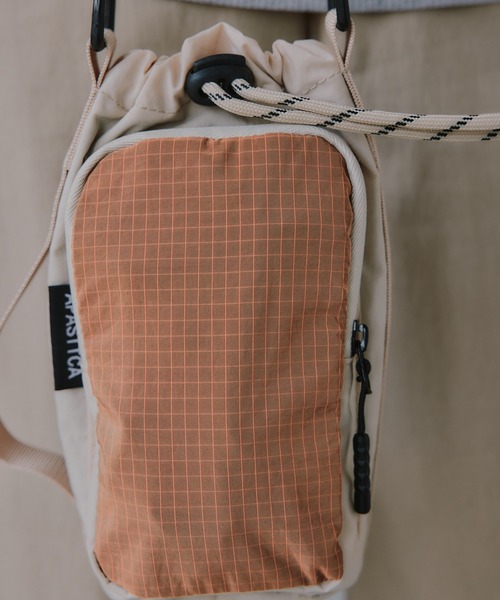 210nouve(トゥージュヌーブ)の「コードストラップ チェック ポケット ナイロン ショルダーバッグ(ショルダーバッグ・レディース・ベージュ/ブラウン/パープル/ブラック・FREE)」の7枚目の写真