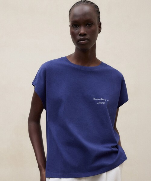 ECOALF(エコアルフ)の「NAMUR BECAUSE Tシャツ / NAMUR T-SHIRT WOMAN(Tシャツ/カットソー・レディース・ホワイト/ネイビー・FREE)」の2枚目の写真