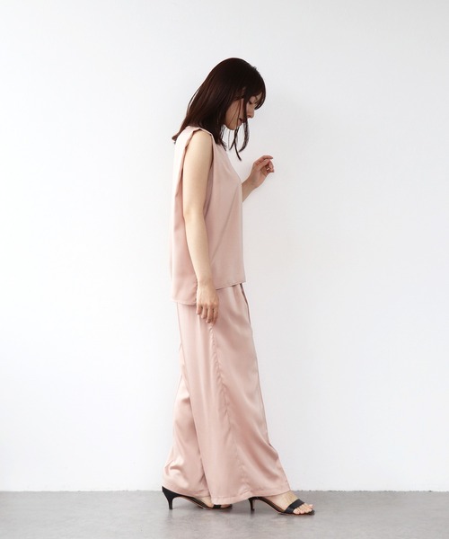 Sirin(シリン)の「≪セットアップ可≫サテントップス(シャツ/ブラウス・レディース・チャコールグレー/ダークグレー/ピンクベージュ・FREE)」の15枚目の写真