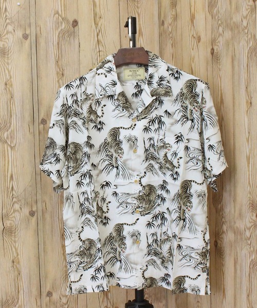 AVIREX(アヴィレックス)の「ALOHA SHIRT-TIGER & BAMBOO-(シャツ/ブラウス・メンズ・ブラック/ホワイト・XL/XXL/L/M)」の1枚目の写真