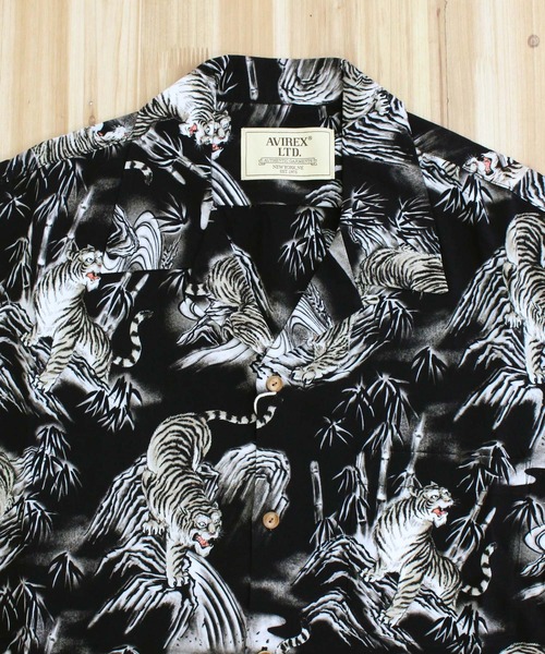 AVIREX(アヴィレックス)の「ALOHA SHIRT-TIGER & BAMBOO-(シャツ/ブラウス・メンズ・ブラック/ホワイト・XL/XXL/L/M)」の9枚目の写真