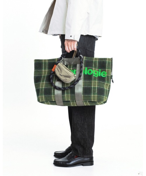 Topologie（トポロジー）の「Eyewear Sacoche（ショルダーバッグ・レディース・イエロー/ブラック/モスグリーン系・ONE SIZE）」の12枚目の写真