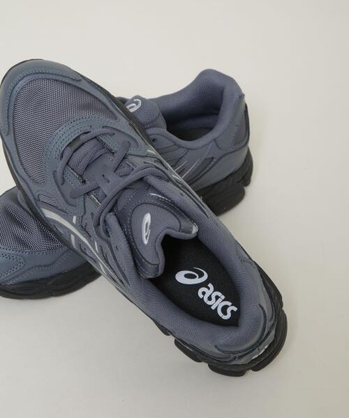NANO universe(ナノユニバース)の「asics/GEL-NYC(スニーカー・メンズ・ダークグレー・28/27/26)」の2枚目の写真