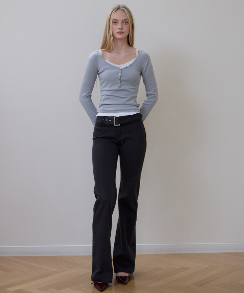 ROSEFRANTZ（ロゼフランツ）の「Basic V-neck Long Sleeve [Blue]（Tシャツ/カットソー・レディース・ブルー・SMALL/MEDIUM/X-SMALL）」の4枚目の写真