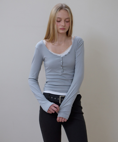 ROSEFRANTZ（ロゼフランツ）の「Basic V-neck Long Sleeve [Blue]（Tシャツ/カットソー・レディース・ブルー・SMALL/MEDIUM/X-SMALL）」の6枚目の写真