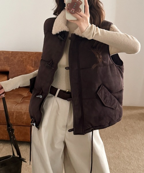 FAVORITO(ファヴォリート)の「トグルボタンベスト(ダウンベスト・レディース・ブラウン/モカ・F)」の5枚目の写真