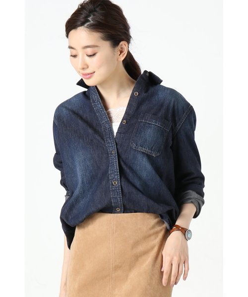 Spick & Span(スピックアンドスパン)の「ナチュラルスラブデニム シャツ◆(シャツ/ブラウス・レディース・ブルー/サックスブルー・FREE)」の2枚目の写真