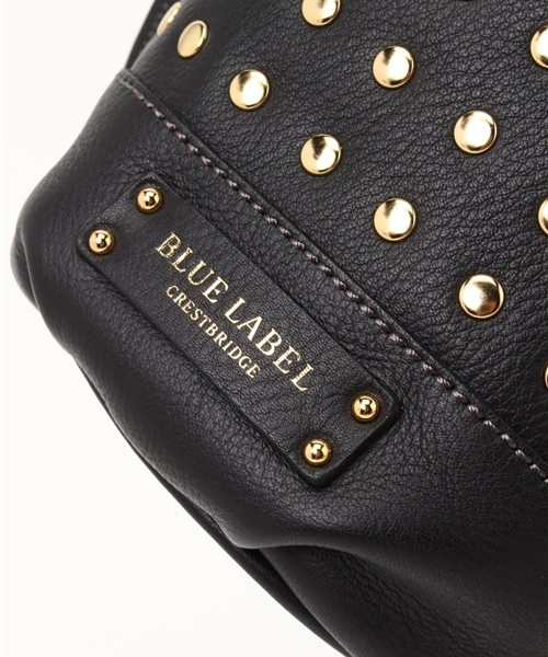 BLUE LABEL CRESTBRIDGE（ブルーレーベルクレストブリッジ）の「スタッズミニバケットバッグ（ショルダーバッグ・レディース・ブラック・X）」の6枚目の写真