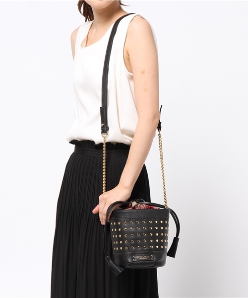 BLUE LABEL CRESTBRIDGE(ブルーレーベルクレストブリッジ