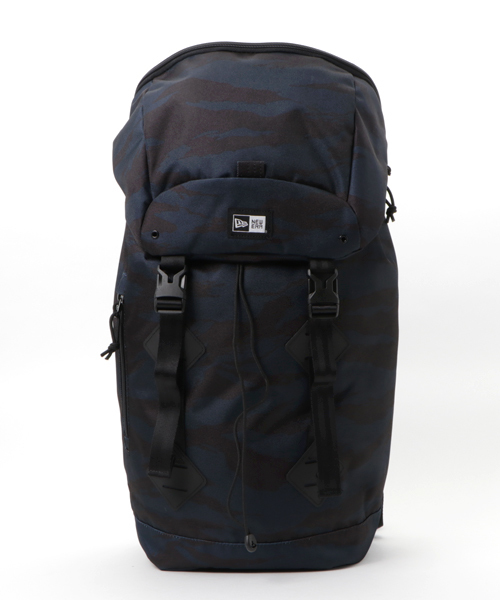 NEW ERA（ニューエラ）の「NEW ERA/ニューエラ　RUCKSACK 28L（バックパック/リュック・メンズ・カモフラージュ/その他1/ブラック/チャコールグレー/その他2・FREE）」の4枚目の写真