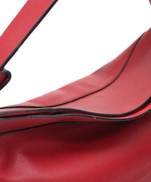 Mia Borsa(ミアボルサ)の「フェイクレザーワンショルダーバッグ(ショルダーバッグ・レディース・レッド/グレー/ブラック・FREE)」の5枚目の写真