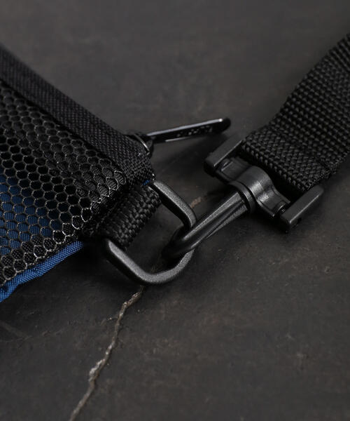 Manhattan Portage（マンハッタンポーテージ）の「【一部カラー別注】[マンハッタンポーテージ]OS  Manhattan Portage  MESH サコッシュ（ショルダーバッグ・メンズ・ブラック/ケリー/ネイビー/イエロー/レッド/パープル/オリーブ・FREE）」の12枚目の写真