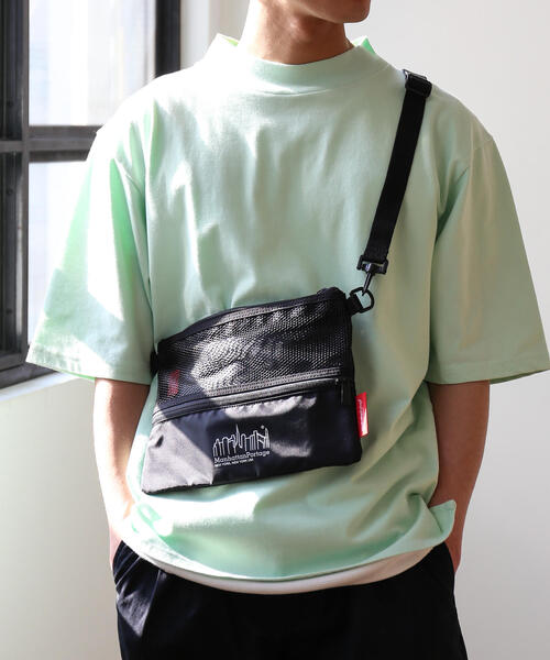 Manhattan Portage（マンハッタンポーテージ）の「【一部カラー別注】[マンハッタンポーテージ]OS  Manhattan Portage  MESH サコッシュ（ショルダーバッグ・メンズ・ブラック/ケリー/ネイビー/イエロー/レッド/パープル/オリーブ・FREE）」の21枚目の写真