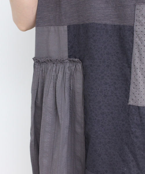 bulle de savon（ビュルデサボン）の「製品染めみずたま　クロスドッキングパッチワークOP（ワンピース・レディース・ブラック/ホワイト・FREE）」の4枚目の写真