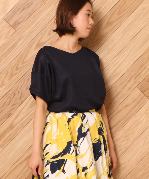 un dix cors（アンディコール）の「デザインドルマンVカットソー（Tシャツ/カットソー・レディース・ホワイト/サックスブルー/ベージュ/ネイビー・ﾌﾘ-）」の3枚目の写真