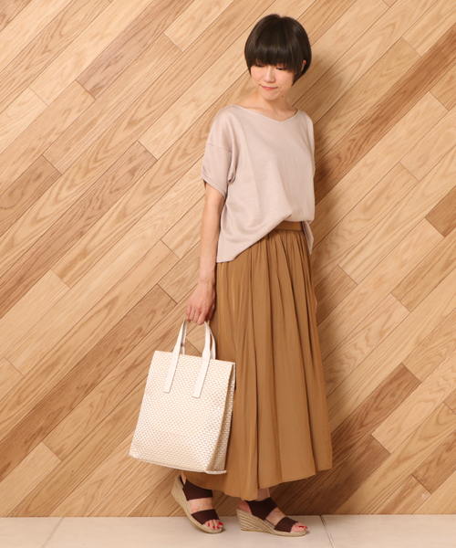 un dix cors（アンディコール）の「デザインドルマンVカットソー（Tシャツ/カットソー・レディース・ホワイト/サックスブルー/ベージュ/ネイビー・ﾌﾘ-）」の16枚目の写真