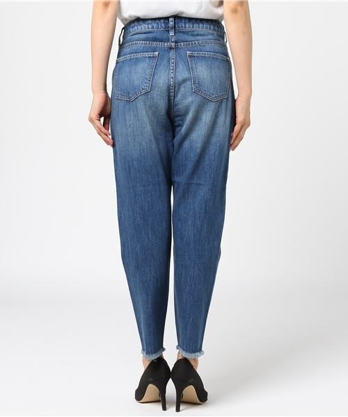 earth music&ecology（アースミュージックアンドエコロジー）の「USA COTTONデニムパンツ(ダメージ加工)（デニムパンツ・レディース・ライトインディゴブルー・M/L/S）」の4枚目の写真