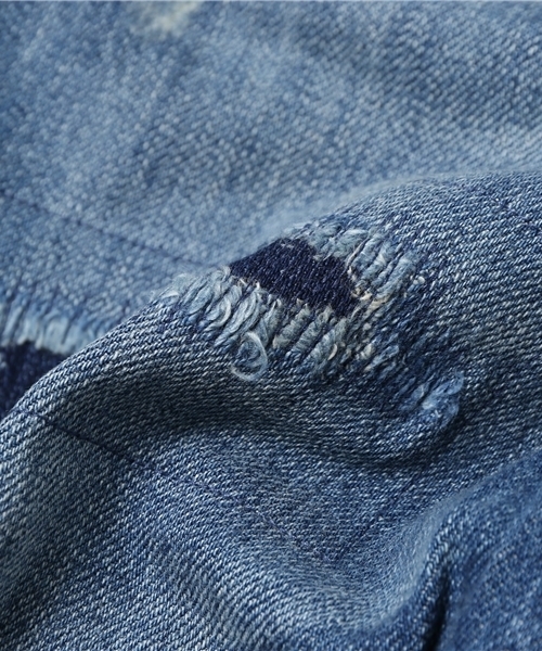 earth music&ecology（アースミュージックアンドエコロジー）の「USA COTTONデニムパンツ(ダメージ加工)（デニムパンツ・レディース・ライトインディゴブルー・M/L/S）」の11枚目の写真
