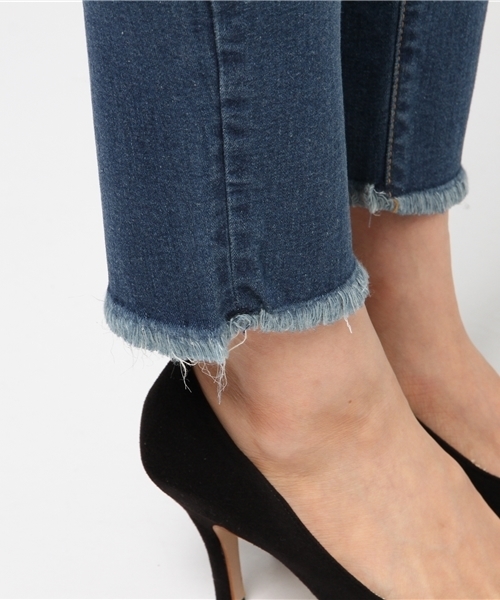 WEGO（ウィゴー）の「WEGO/フレイドヘムパワーストレッチスキニー（デニムパンツ・レディース・ダークインディゴブルー/インディゴブルー/ブラック/ピンク・LARGE/MEDIUM/SMALL）」の12枚目の写真