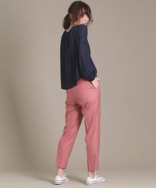 Rouge vif(ルージュヴィフ)の「カラーギャザーブラウス(シャツ/ブラウス・レディース・グレイッシュブルー/ブラウン/ダークネイビー・FREE)」の13枚目の写真