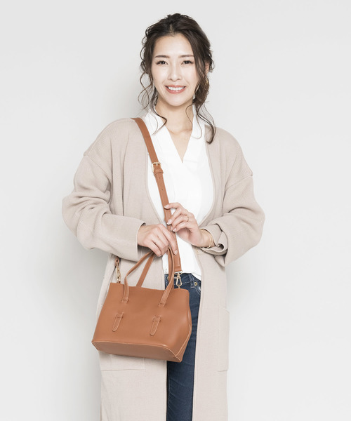 PLAIN CLOTHING（プレーンクロージング）の「ポーチ付き3wayショルダーバッグ（ショルダーバッグ・レディース・ワイン/モカ/ブラック/キャメル・FREE）」の4枚目の写真