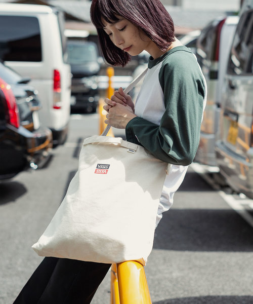 VANS/ヴァンズ Reversal Box Logo 2Way Shoulder Bag VANS/ヴァンズ Reversal Box Logo 2Way Shoulder Bag