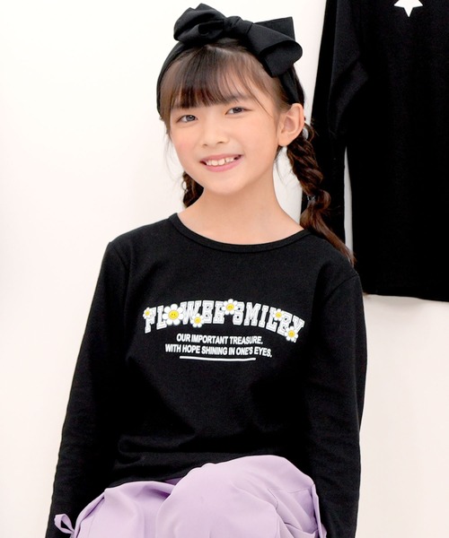 Bee des Bee（ビーデスビー）の「【コットン100％】長袖プリントTシャツ（Tシャツ/カットソー・キッズ・ホワイト系その他/ブラック×ホワイト/ホワイト×ブラック/ブラック系その他5/ブラック系その他2/ライトピンク/ブラック系その他4/ピンク/ブラック系その他3/カーキ/ホワイト系その他2/ブラック系その他6/ピンク系その他/ブラック系その他7/ブラック/ホワイト系その他3/ネイビー/ベージュ/ブラウン/ミント/ピンク系その他2/マスタード/ブルー系その他/ブラウン系その他/チャコールグレー/ベビーピンク/杢グレー/ブルー/グリーン系その他/ライトベージュ/チョコ/クリーム/グレー系/ブラック系1/ブルー系1/ホワイト系その他4/ブラック系2/パープル系1/パープル系2/ブルー系2/ピンク系3/ブルー系/パープル系/ブラック系/グレー系その他2/ピンク系1/ピンク系/ブルー × パープル/ライトグレー/ピンク系2/ライラック/グリーン系1/ブルー系4/ピンク系4/ブルー系3/ブラック系3/グレー系その他3・120cm/110cm/130cm/140cm/150cm/100cm）」の14枚目の写真