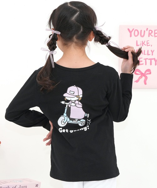 Bee des Bee（ビーデスビー）の「【コットン100％】長袖プリントTシャツ（Tシャツ/カットソー・キッズ・ホワイト系その他/ブラック×ホワイト/ホワイト×ブラック/ブラック系その他5/ブラック系その他2/ライトピンク/ブラック系その他4/ピンク/ブラック系その他3/カーキ/ホワイト系その他2/ブラック系その他6/ピンク系その他/ブラック系その他7/ブラック/ホワイト系その他3/ネイビー/ベージュ/ブラウン/ミント/ピンク系その他2/マスタード/ブルー系その他/ブラウン系その他/チャコールグレー/ベビーピンク/杢グレー/ブルー/グリーン系その他/ライトベージュ/チョコ/クリーム/グレー系/ブラック系1/ブルー系1/ホワイト系その他4/ブラック系2/パープル系1/パープル系2/ブルー系2/ピンク系3/ブルー系/パープル系/ブラック系/グレー系その他2/ピンク系1/ピンク系/ブルー × パープル/ライトグレー/ピンク系2/ライラック/グリーン系1/ブルー系4/ピンク系4/ブルー系3/ブラック系3/グレー系その他3・120cm/110cm/130cm/140cm/150cm/100cm）」の15枚目の写真