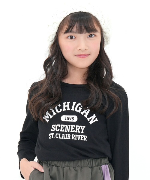 Bee des Bee（ビーデスビー）の「【コットン100％】長袖プリントTシャツ（Tシャツ/カットソー・キッズ・ホワイト系その他/ブラック×ホワイト/ホワイト×ブラック/ブラック系その他5/ブラック系その他2/ライトピンク/ブラック系その他4/ピンク/ブラック系その他3/カーキ/ホワイト系その他2/ブラック系その他6/ピンク系その他/ブラック系その他7/ブラック/ホワイト系その他3/ネイビー/ベージュ/ブラウン/ミント/ピンク系その他2/マスタード/ブルー系その他/ブラウン系その他/チャコールグレー/ベビーピンク/杢グレー/ブルー/グリーン系その他/ライトベージュ/チョコ/クリーム/グレー系/ブラック系1/ブルー系1/ホワイト系その他4/ブラック系2/パープル系1/パープル系2/ブルー系2/ピンク系3/ブルー系/パープル系/ブラック系/グレー系その他2/ピンク系1/ピンク系/ブルー × パープル/ライトグレー/ピンク系2/ライラック/グリーン系1/ブルー系4/ピンク系4/ブルー系3/ブラック系3/グレー系その他3・120cm/110cm/130cm/140cm/150cm/100cm）」の17枚目の写真