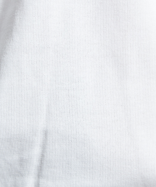 5351 POUR LES HOMMES（ゴーサンゴーイチプールオム）の「“SOFFY”シルケットコットンVネックニットTシャツ（ニット/セーター・メンズ・ホワイト/ブラック・44/46/48/50）」の6枚目の写真