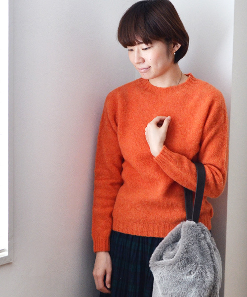 SHIPS for women（シップスフォーウィメン）の「HARLEY:シェットランド クルーネック（ニット/セーター・レディース・ライトグレー/ピンク/レンガ/ネイビー/イエロー/ブルー・ONE SIZE）」の6枚目の写真