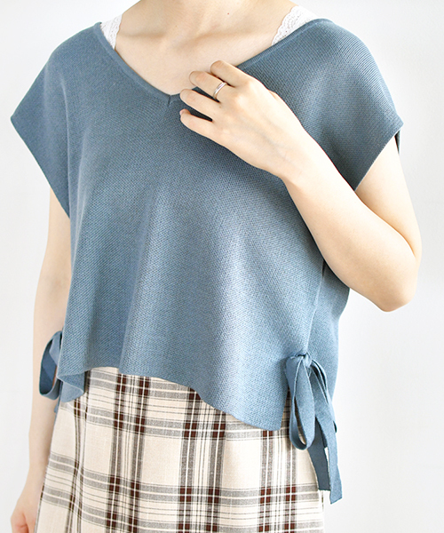 PairPair（ペアペア）の「サイドリボンショートベスト（その他トップス・レディース・ブルー/アイボリー・FREE）」の2枚目の写真