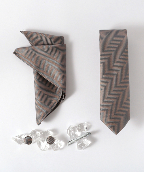 Quit Running(クイトランニング)の「ヘリンボーン シルク編みネクタイ メンズ スーツ ギフト箱4点セット ナロータイ(ネクタイ・メンズ・ダークグリーン/ブラウン/グレー/レッド/ピンク/シルバー/ブルー/グリーン/ライトグリーン/ダークブルー/ホワイト・FREE)」の13枚目の写真