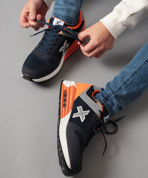 KOM ORIGINAL（ケーオーエム オリジナル）の「【X TOKYO】 メンズカジュアルスニーカー（スニーカー・メンズ・ブラック×ライム/ブルー系その他・25/25.5/26/26.5/27/28/28.5/29）」の6枚目の写真